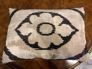 Ikat Stili Yastık by Rıfat Özbek