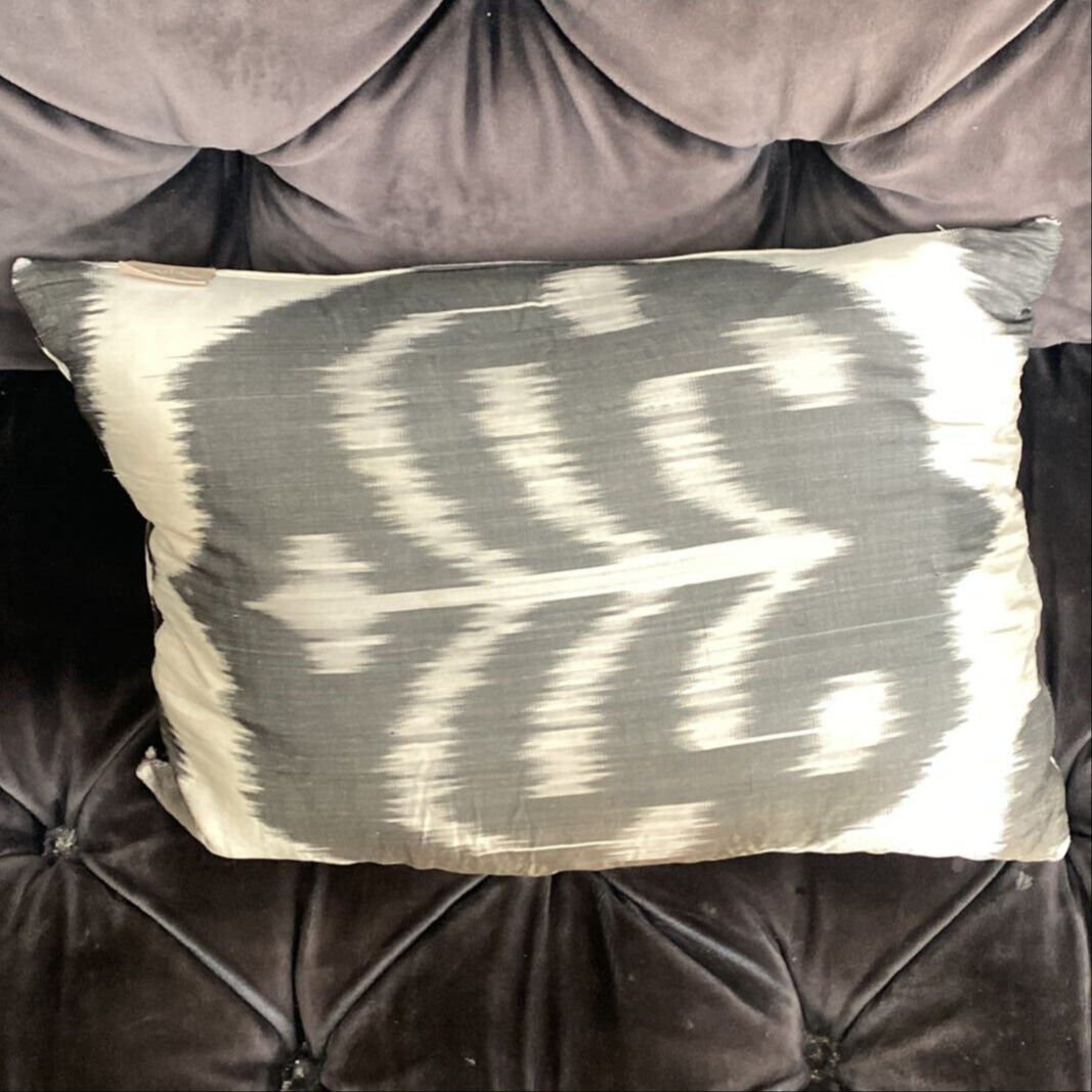Ikat Stili Yastık by Rıfat Özbek