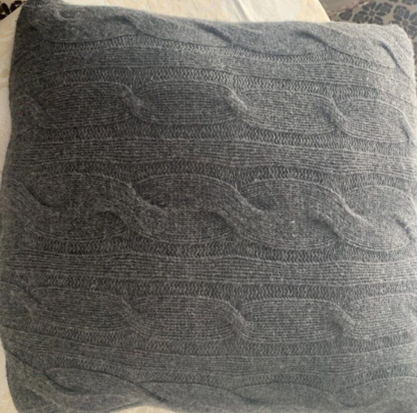 Gri Yün Çift Yastık