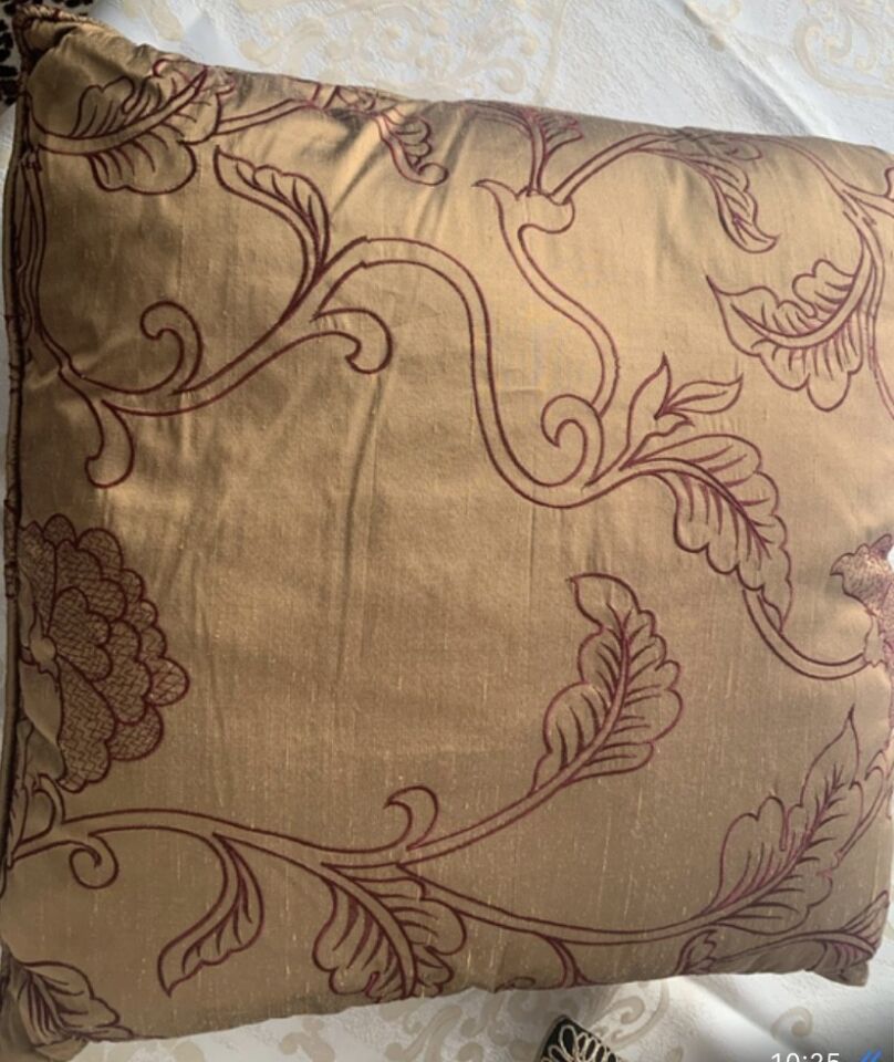 İşlemeli Çift ipek Yastık