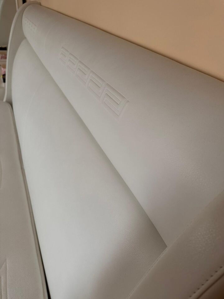 Versace Home Beyaz Deri Yatak Karyolası ve Yatak