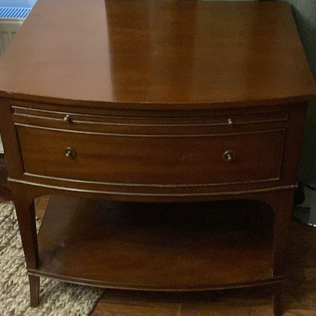 Baker Furniture Thomas Peasant Stilinde Komodin